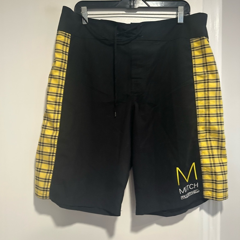 Paul Mitchell Sz: XL Black & Yellow Plaid Lightweight Board Shorts Swim Trunks.